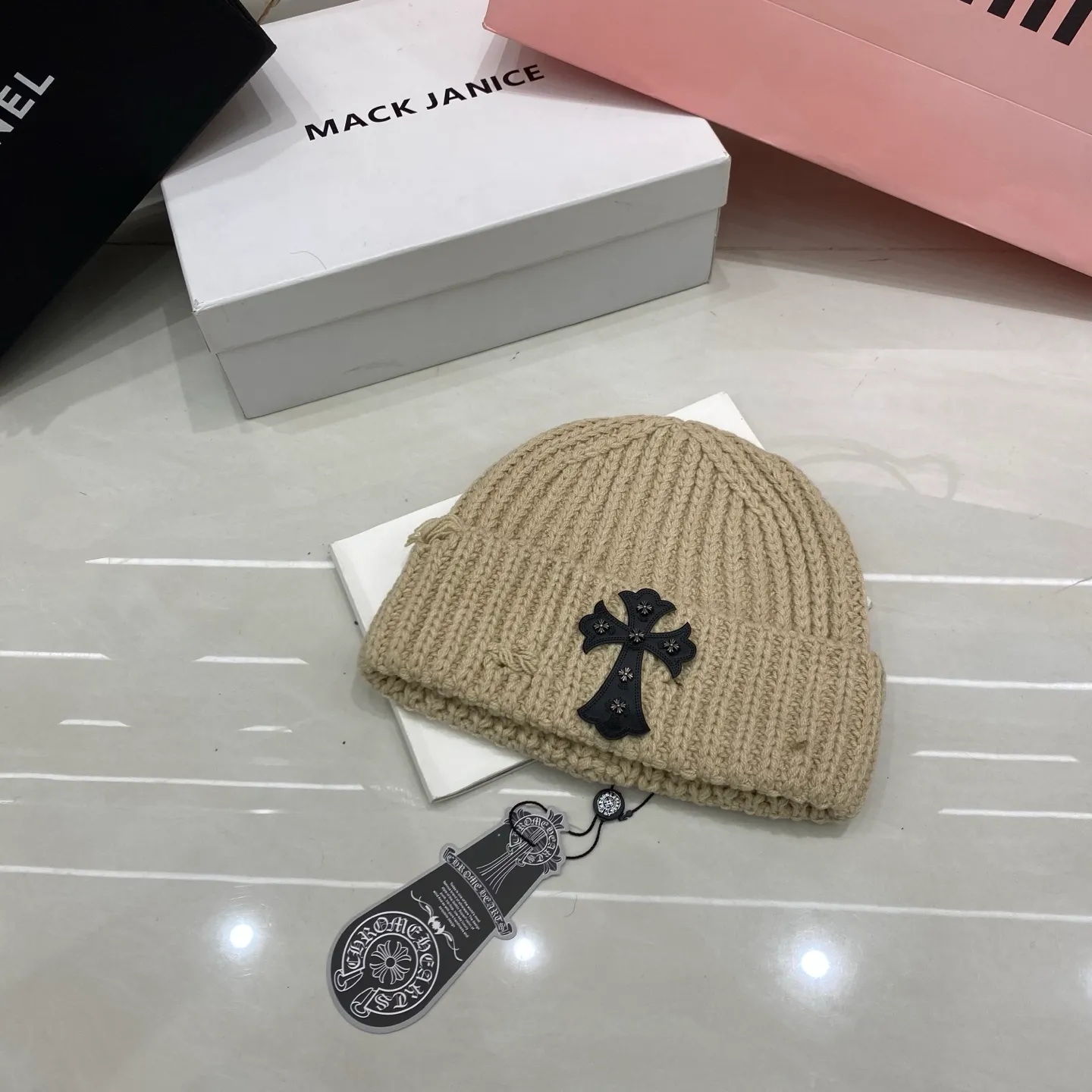 Crow heart knitted hat